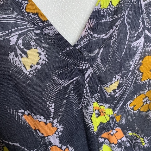 Velvet by Graham & Spencer Meadow Dress in Black‎ Floral - Picture 3 of 7